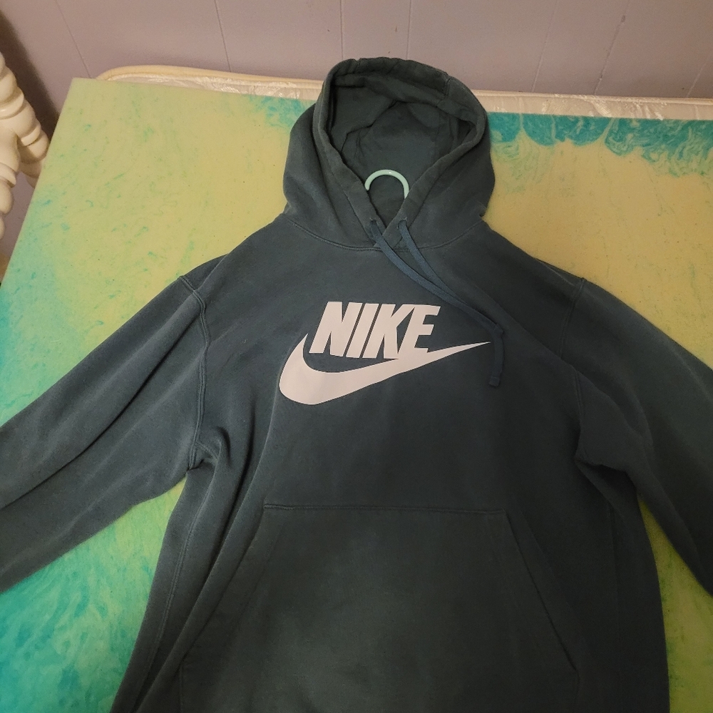 Nike pullover hoodie